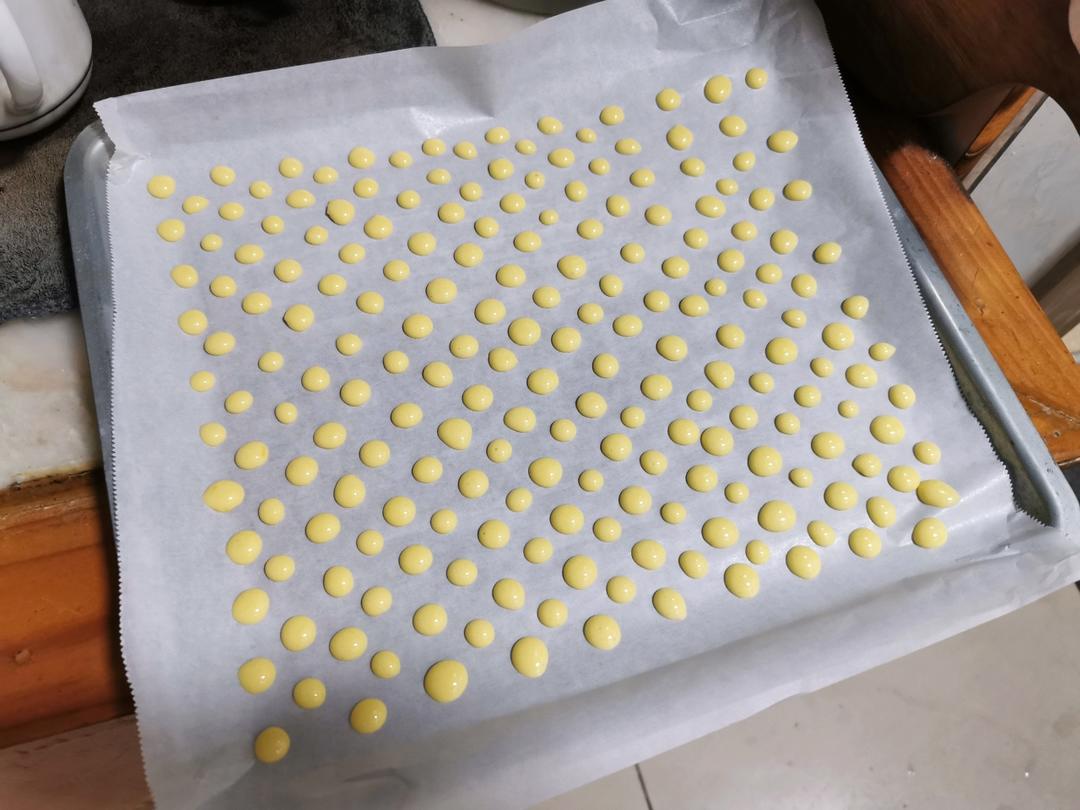 入口即化的无添加蛋黄溶豆