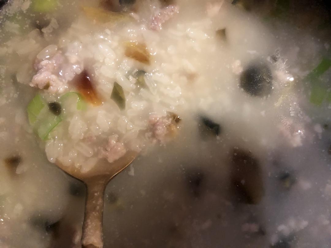 堂妈小厨——超好喝的皮蛋瘦肉粥