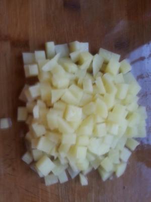 超容易炸土豆丁的做法 步骤3