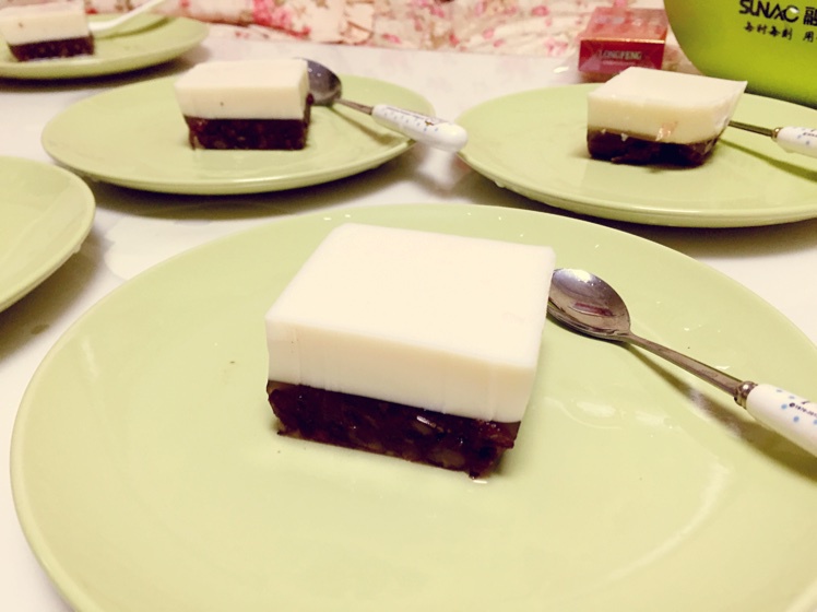 牛奶椰汁红豆糕