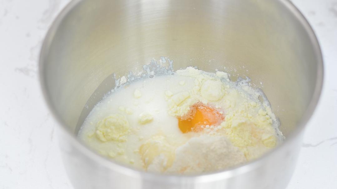 纯奶手撕吐司的做法 步骤1