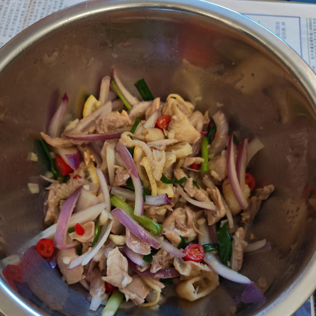 凉拌手撕鸡腿