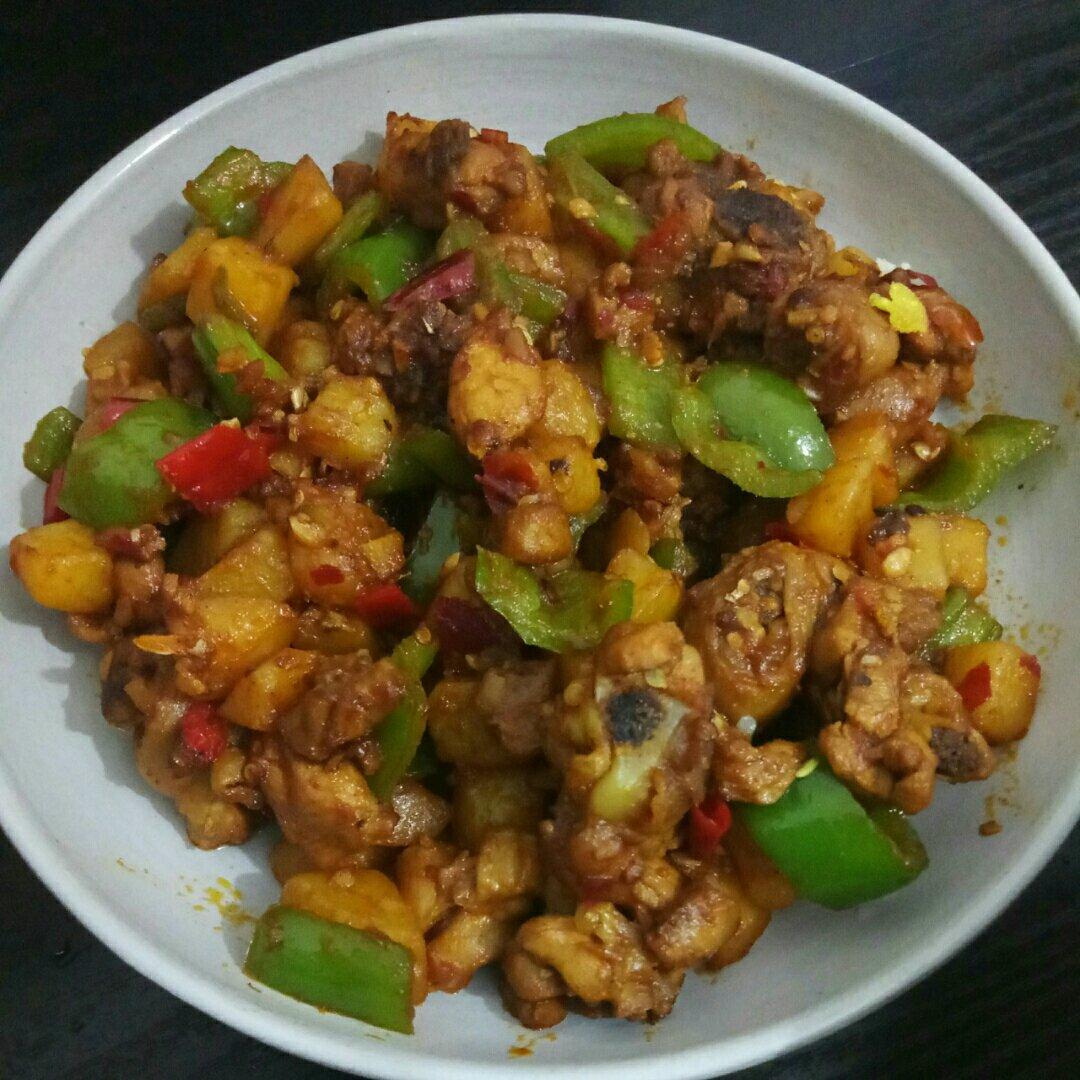 鸡腿红烧土豆（独家做法超简单）