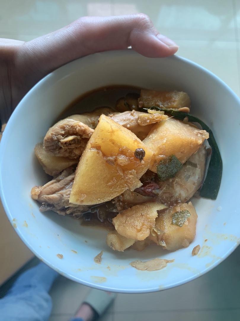鸡肉炖土豆