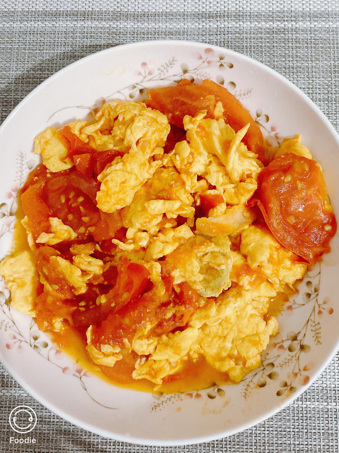 番茄炒鸡蛋（超浓的番茄味）