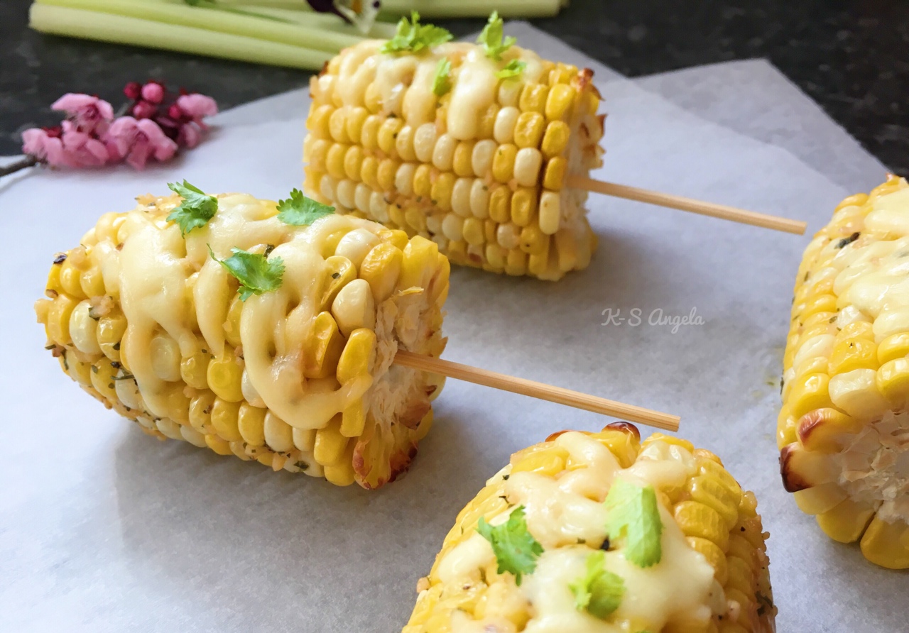 蒜香芝士烤玉米（Roasted  Corn with Garlic Butter）