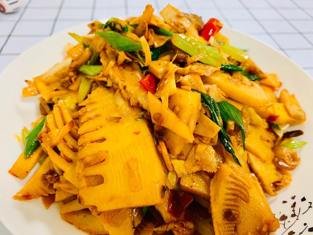 上帝d73木偶做的竹笋炒肉