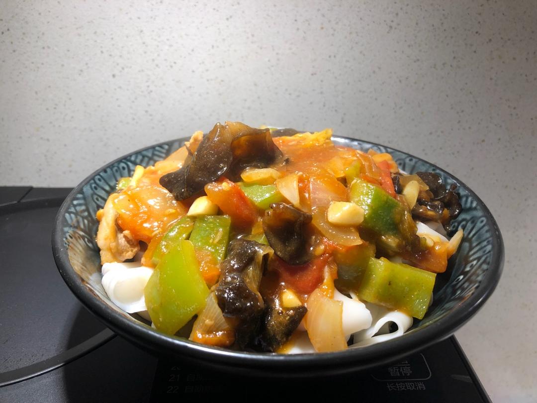 新疆过油肉拌面
