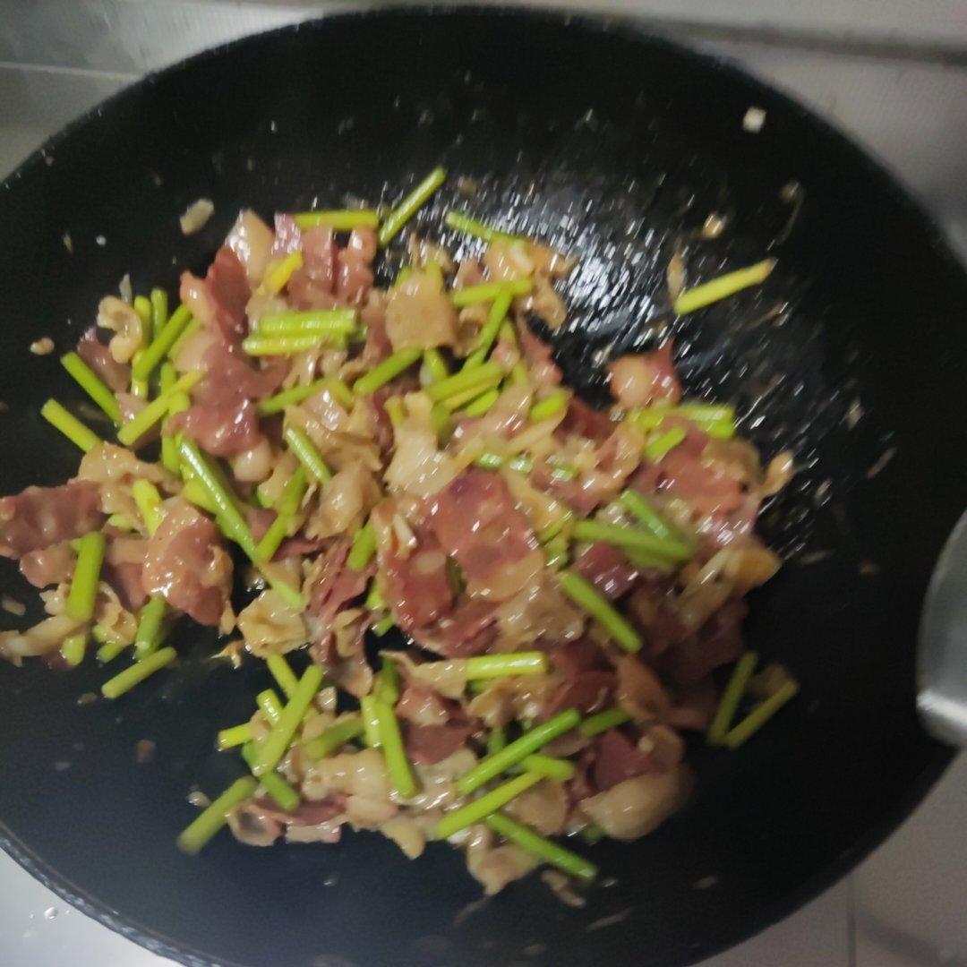 快手家常菜 蒜苔（蒜苗）炒肉