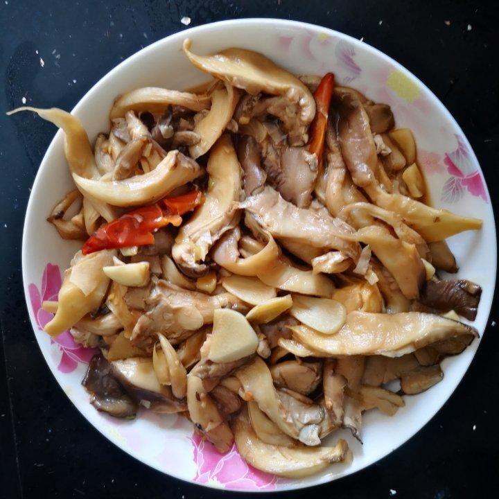 蚝油焖平菇