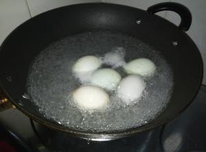 卤鸭蛋的做法 步骤2