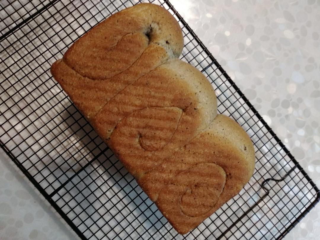 营养丰富的黑芝麻小吐司