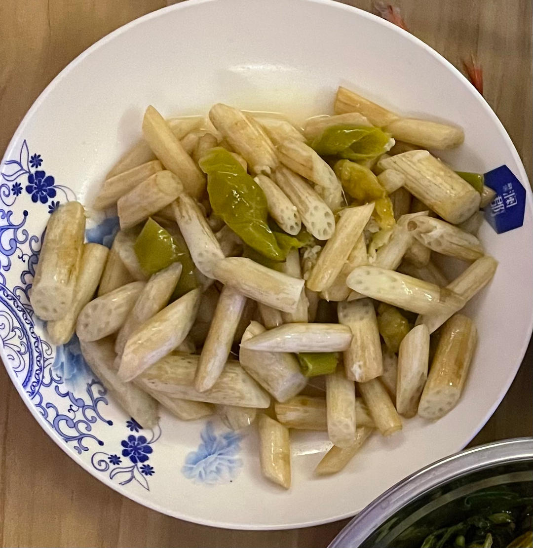 简单快手！脆爽开味的酸辣藕带