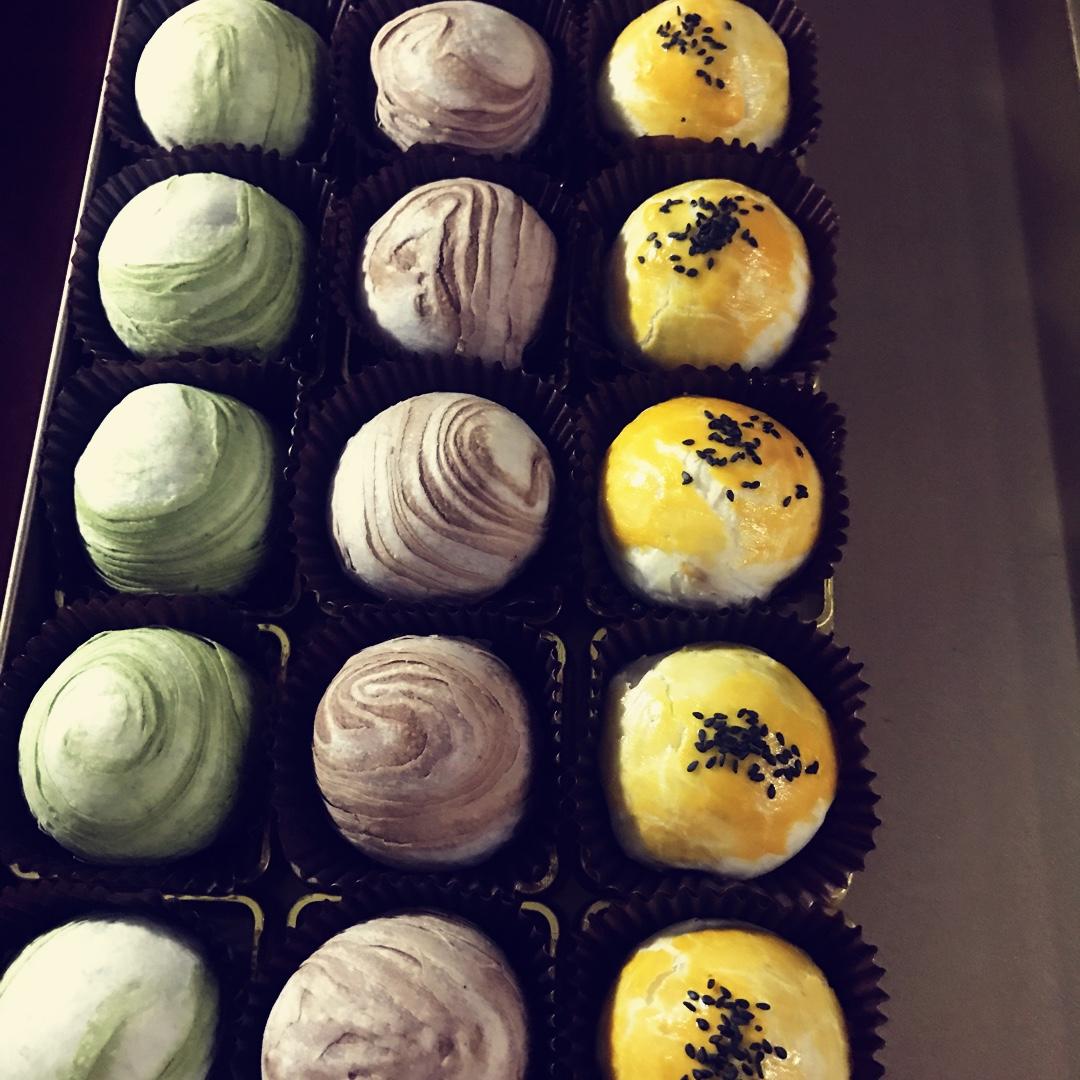 蛋黄酥~紫薯、抹茶、原味~花好月圆，中秋快乐~内附一次做六色蛋黄酥方法~