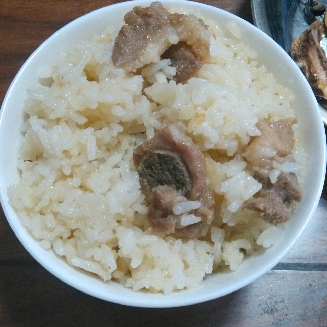 小妮子在厨房各种瞎折腾