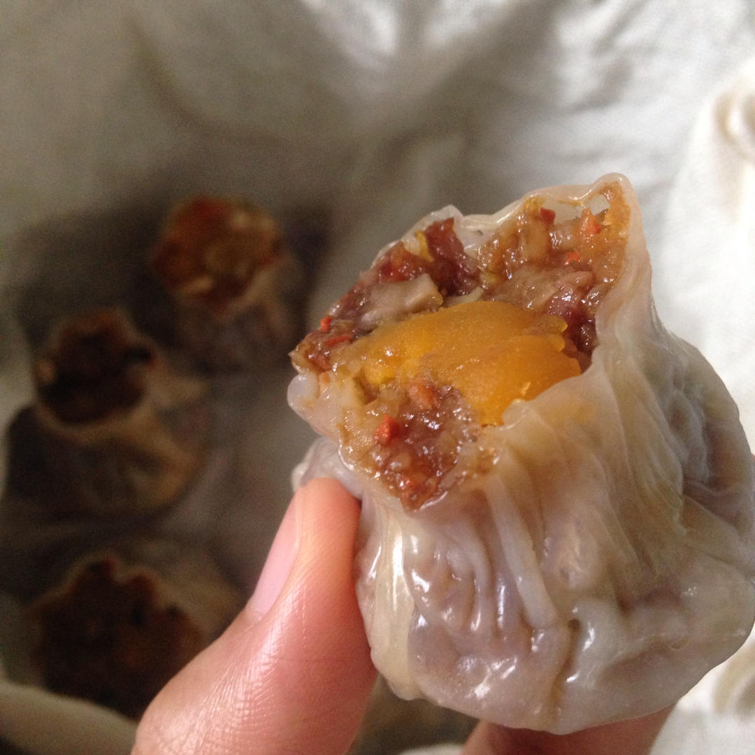 饺子皮咸蛋黄烧麦