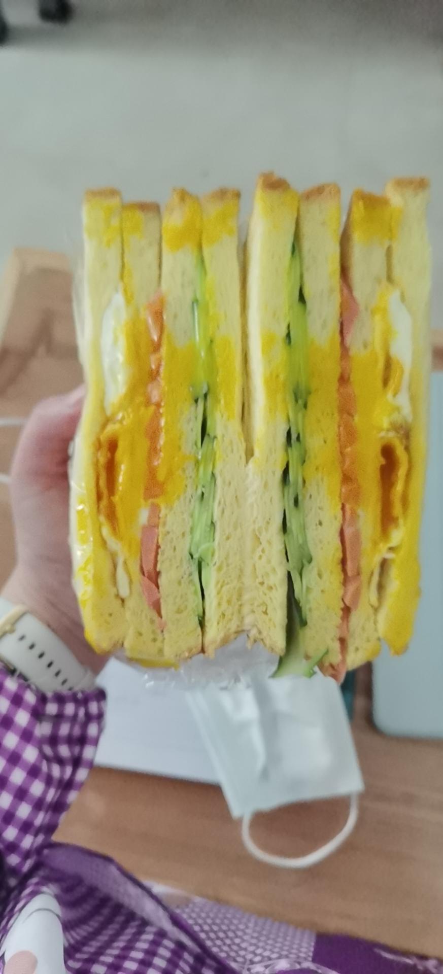 火腿蛋三明治