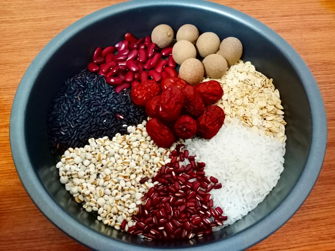 暖胃杂粮八宝粥