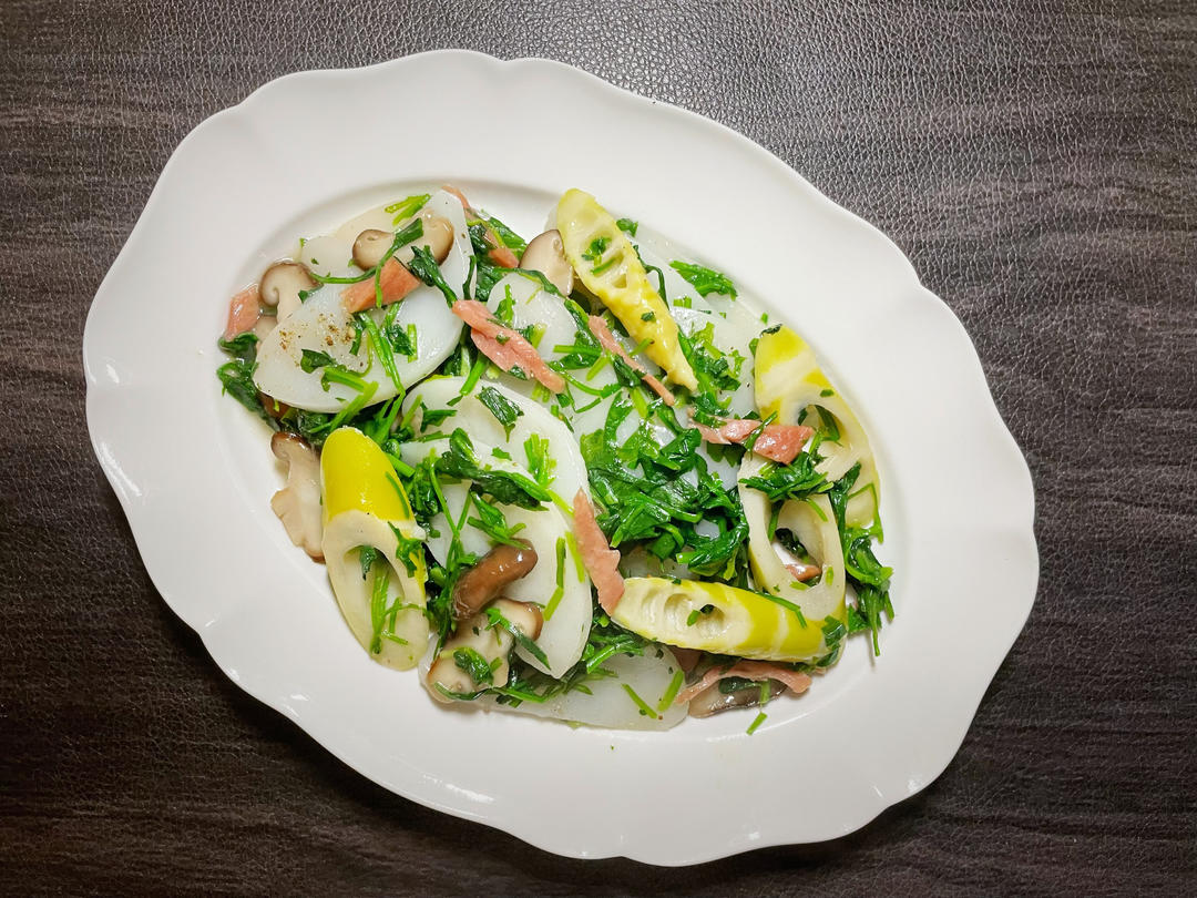 荠菜鲜笋火腿煨年糕