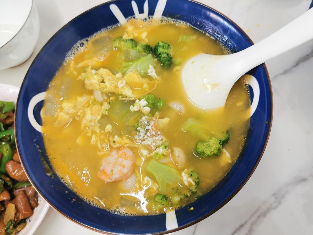 豆腐鲜虾菇菌汤