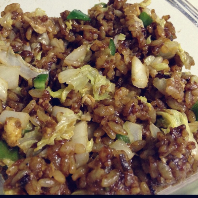 据说是 正宗酱油炒饭