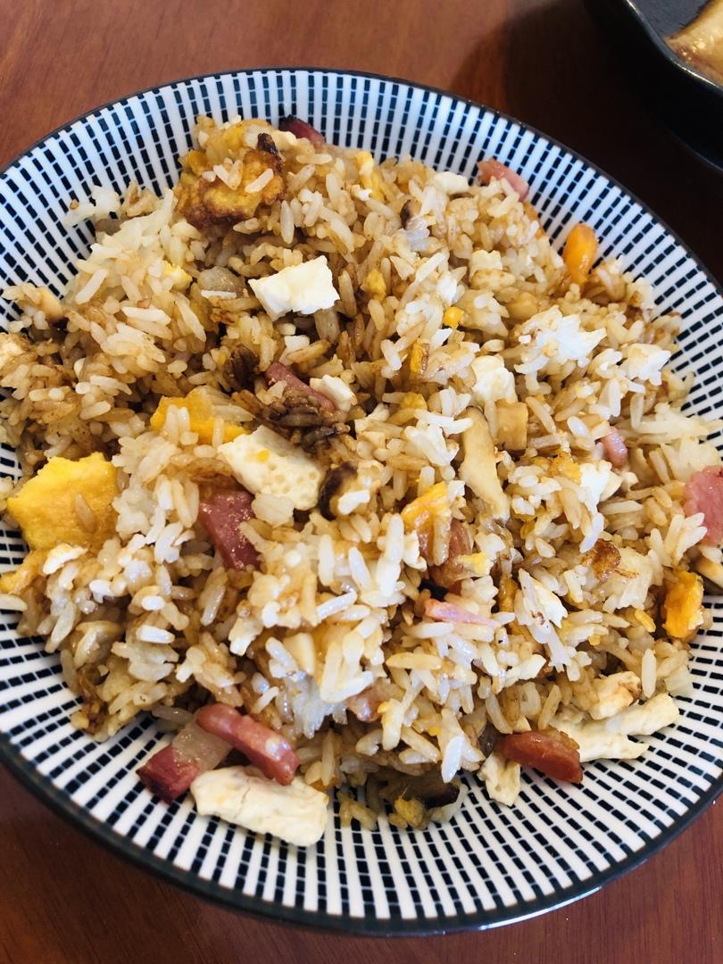 厨师长教你“蛋炒饭”如何做才好吃，答案都在这里面！