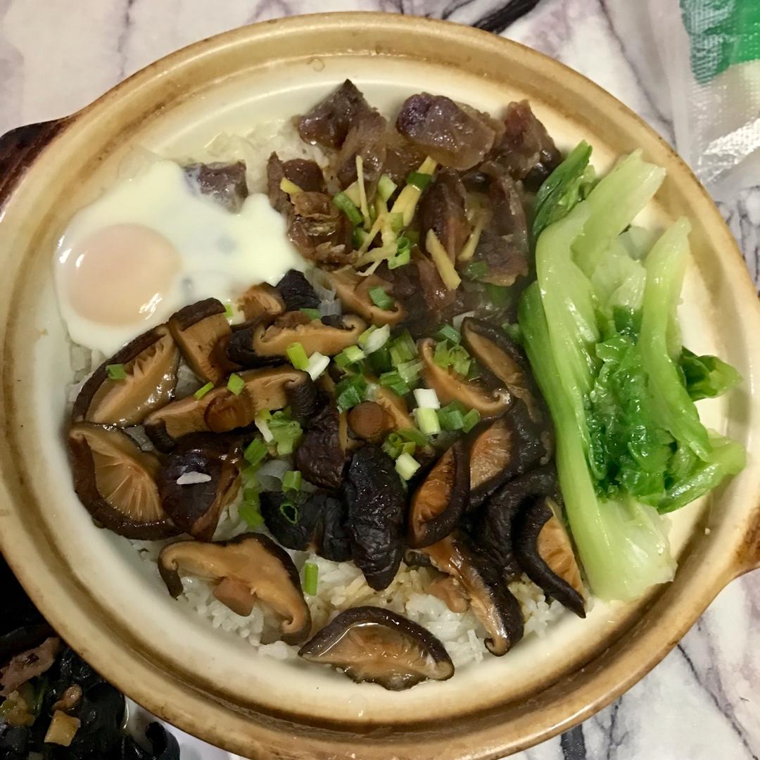 香肠煲仔饭