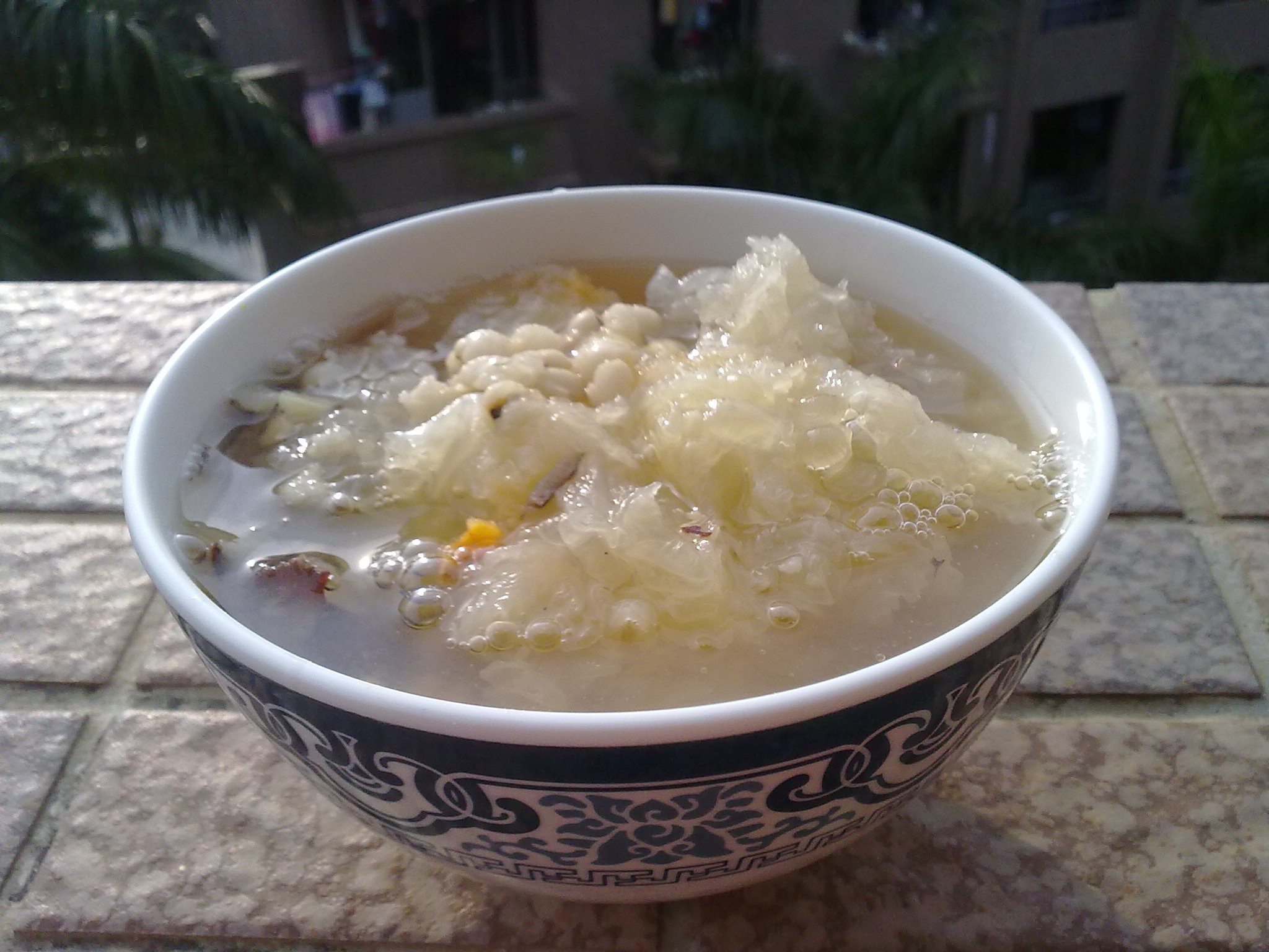 红枣薏米银耳羹