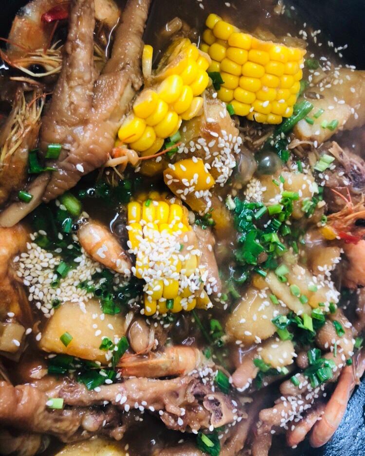 超级软糯入味的香辣明虾鸡爪煲