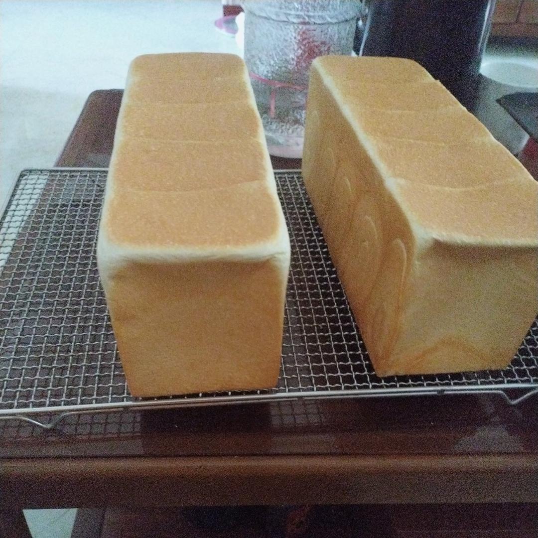 好吃的鲜奶三明治吐司以及三明治组装示范