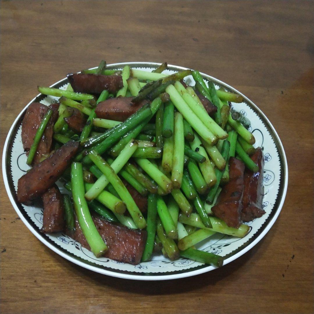 蒜苗炒香肠