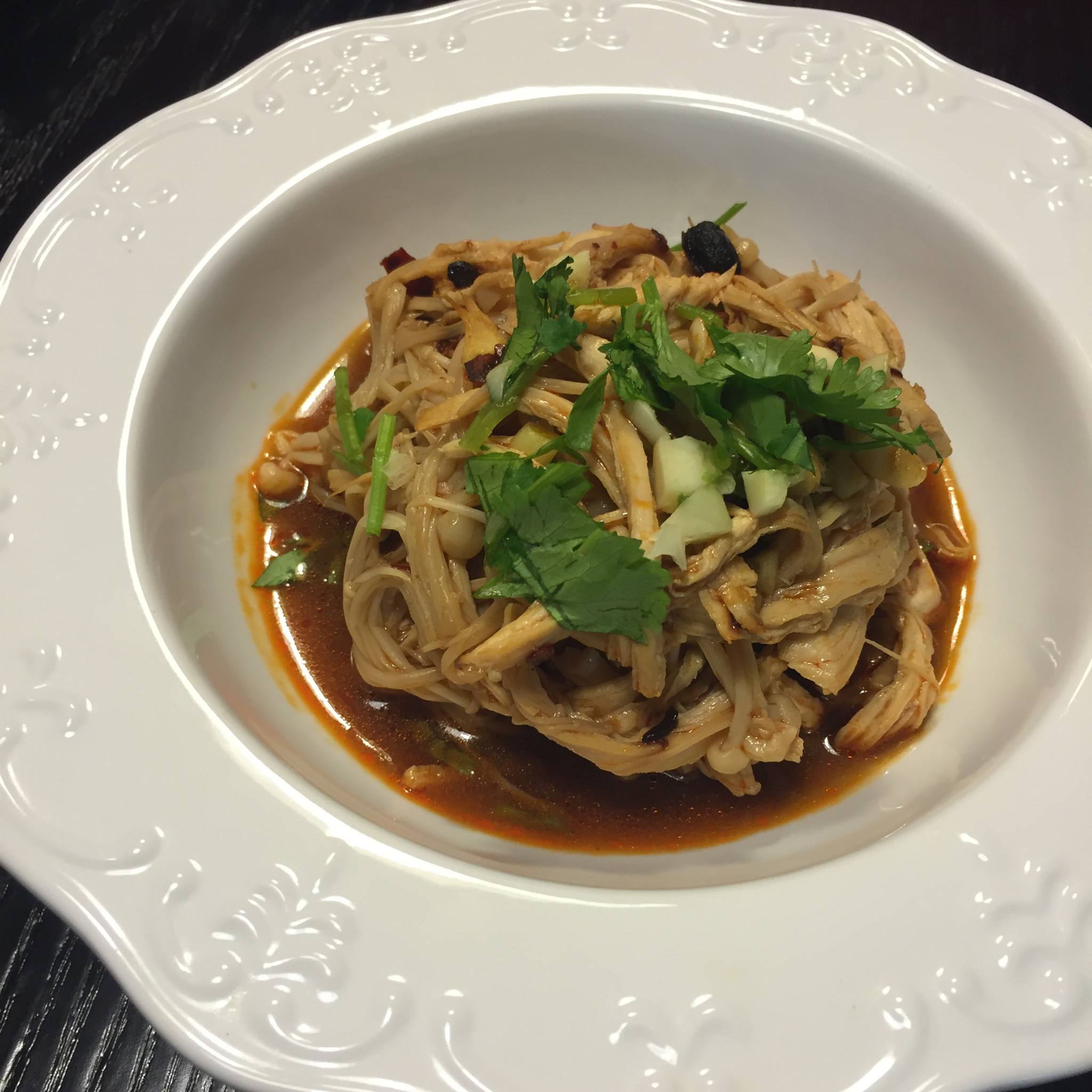 虾油豉香鸡丝拌金针菇