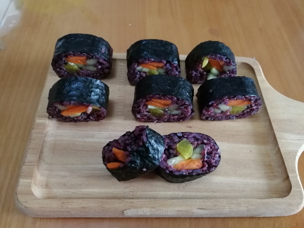 黑米寿司卷的做法