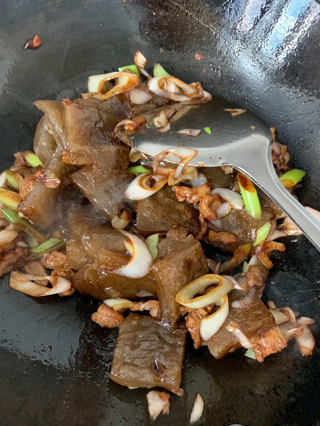 快手版肥肉烧红薯粉的做法 步骤9