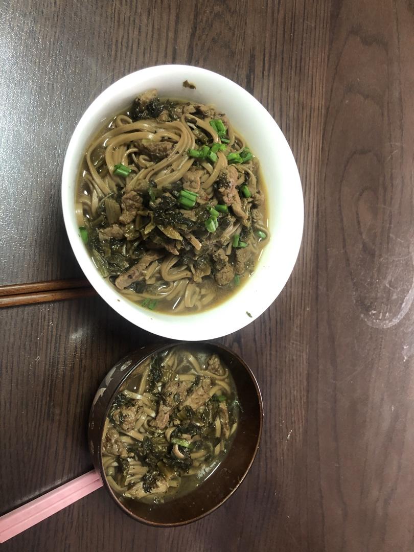 咸菜牛肉丝面