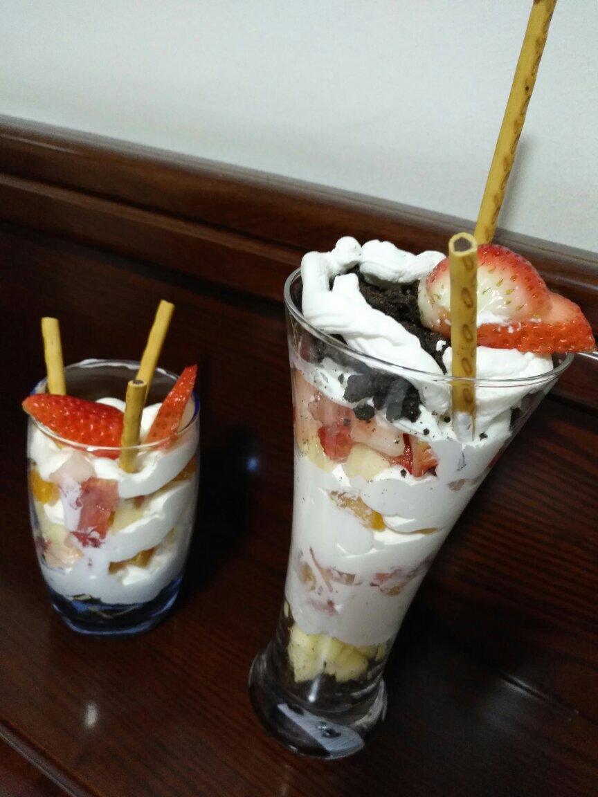 奶油水果杯