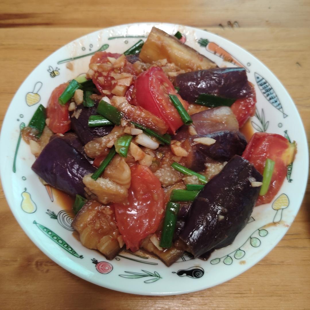 红烧茄子（佐西红柿尖椒）