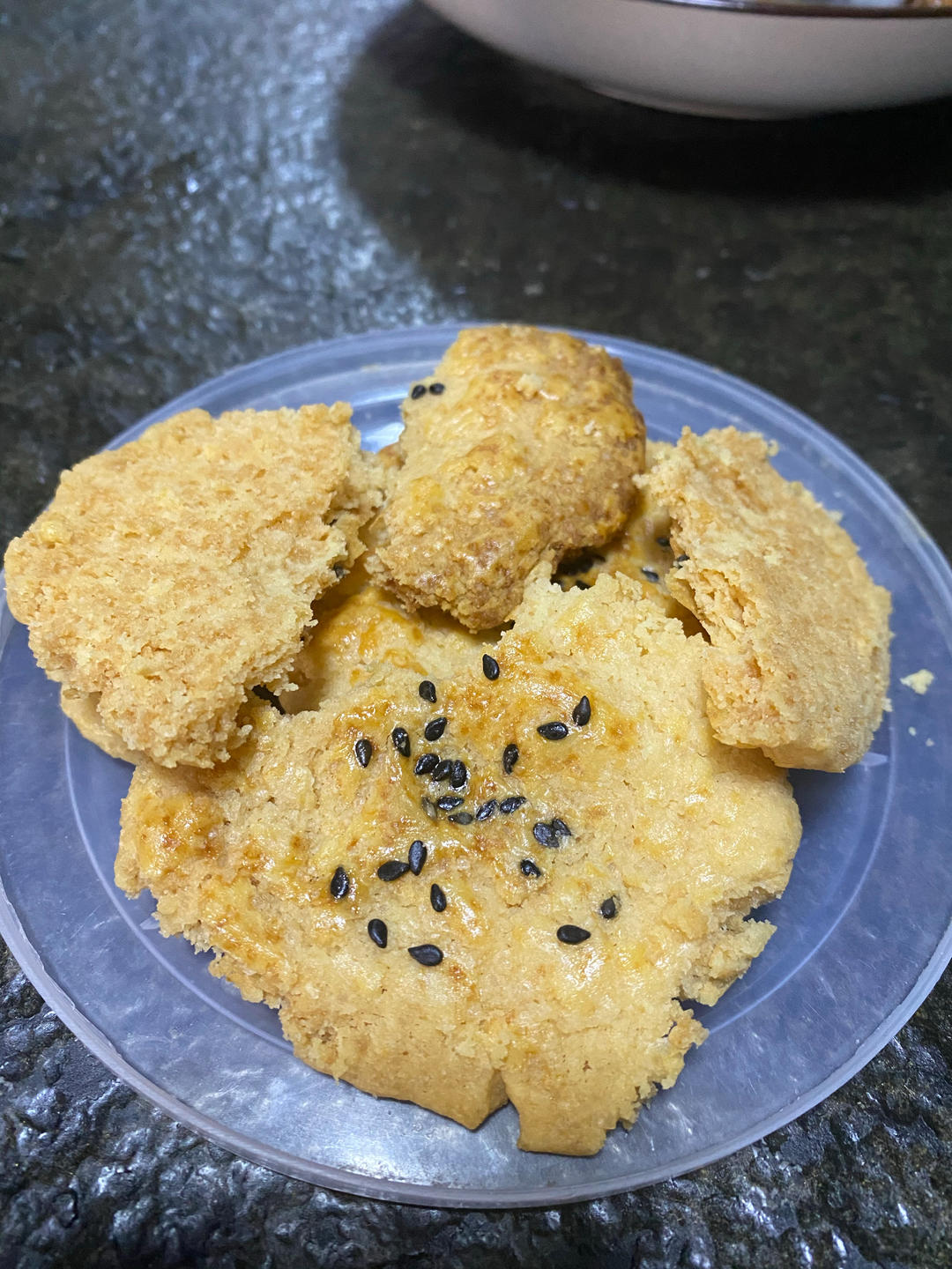 轻轻一按就碎掉的原味桃酥（不输猪油版）