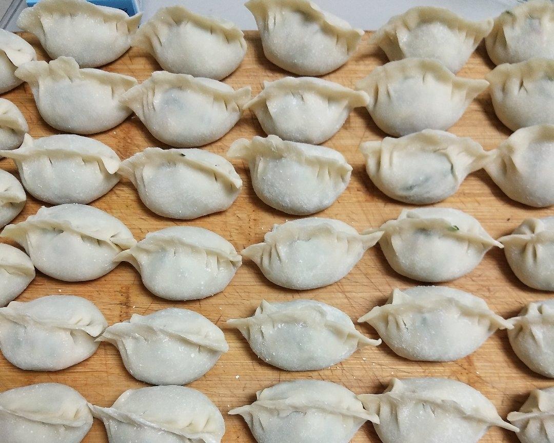 韭菜鲜肉虾仁饺子的做法