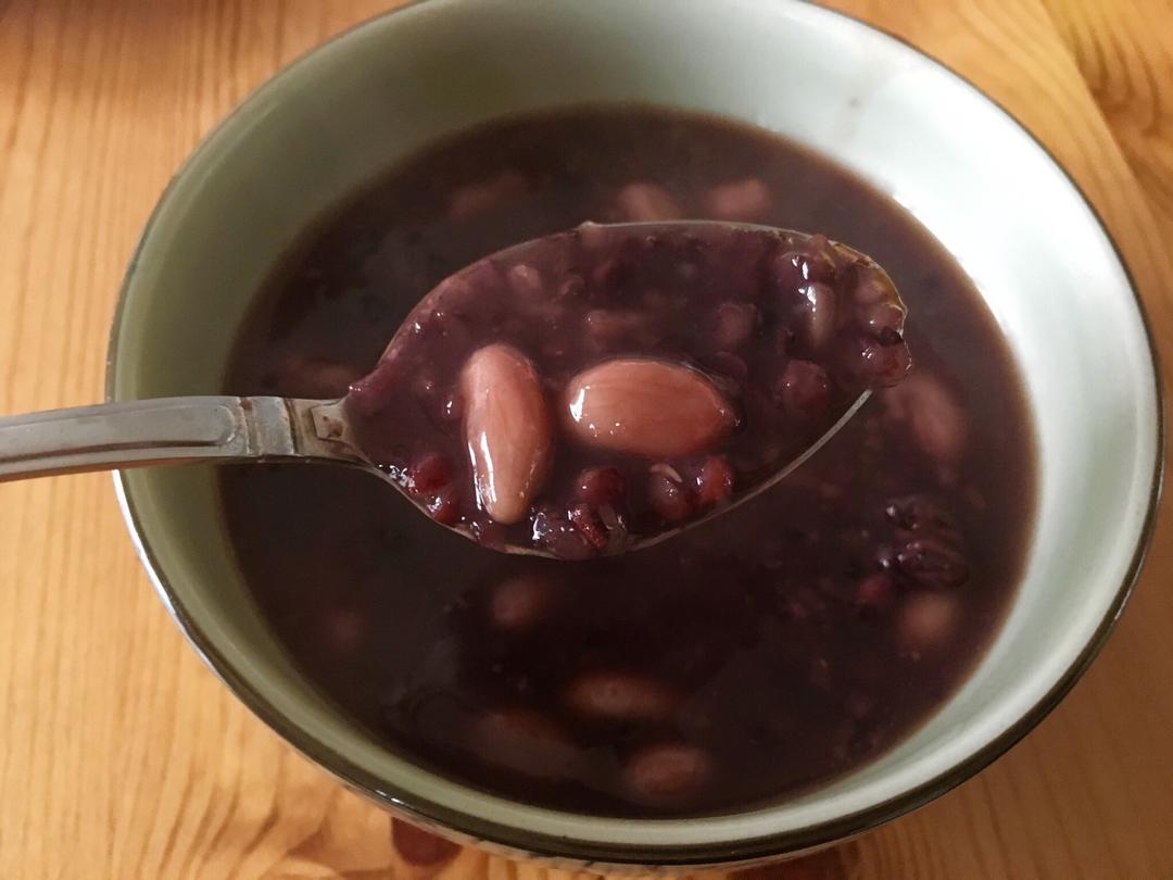 红豆紫米粥的做法