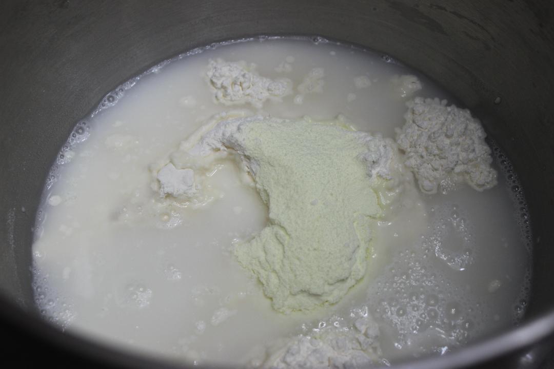 纯奶手撕吐司的做法 步骤1