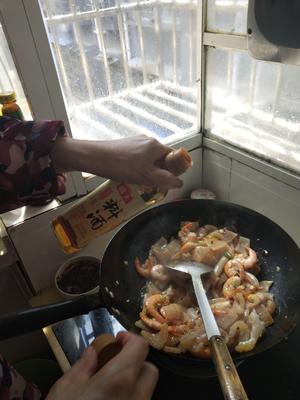 干锅鱿鱼虾的做法 步骤11