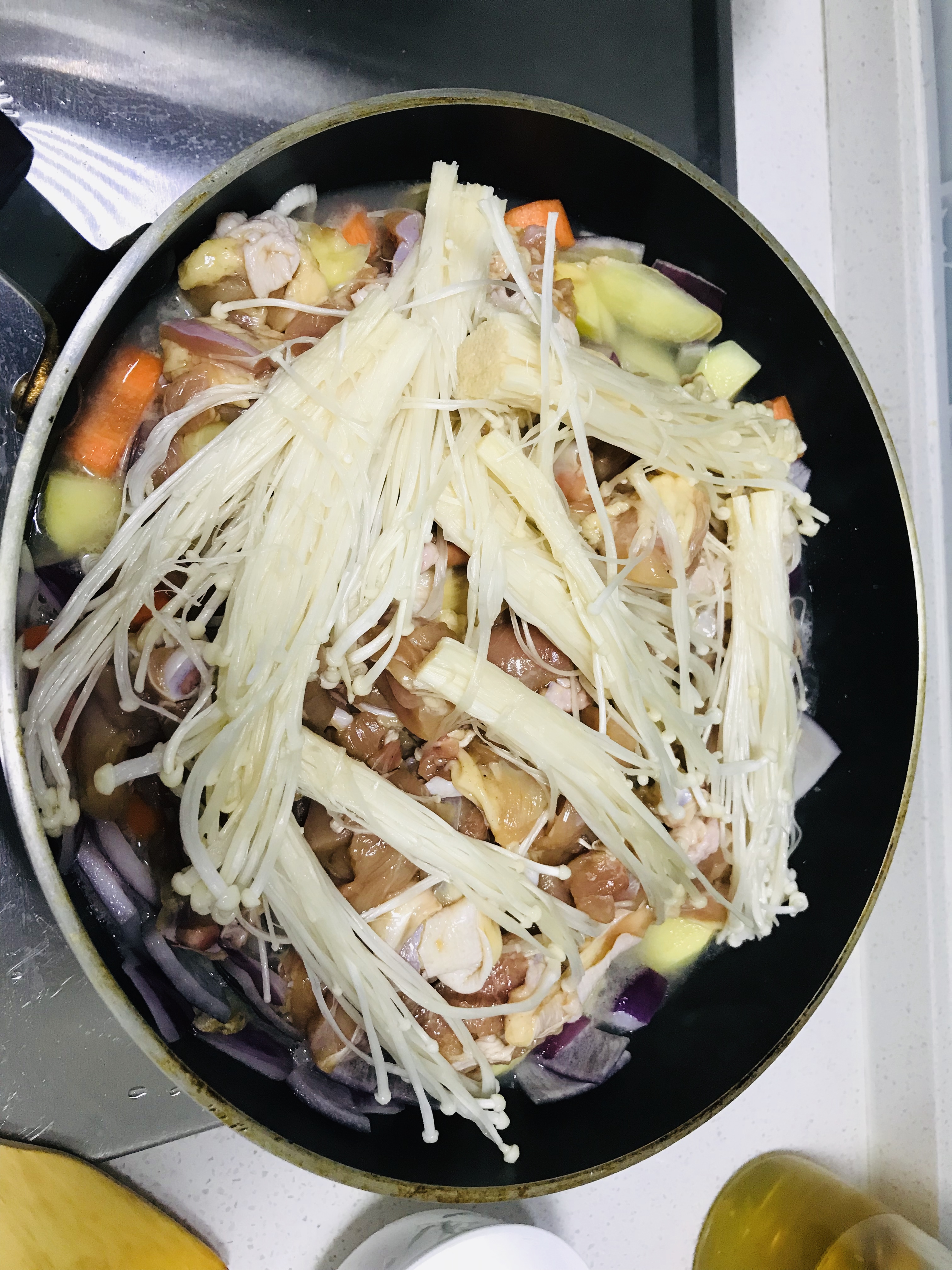 下饭的鸡腿肉焖锅 吃出了黄记煌的赶脚 - <沐沐私房菜谱>的做法 步骤7
