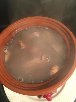 栗子霸王花脊骨钙汤的做法 步骤3