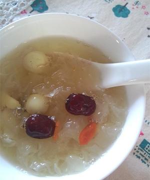 银耳莲子红枣汤的做法 步骤5