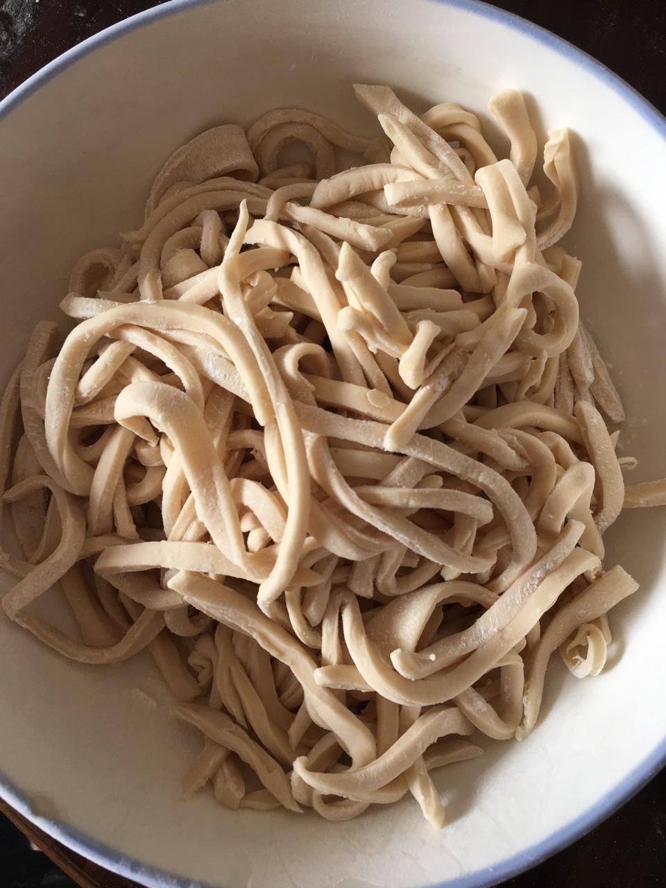 快手纯手工擀面条