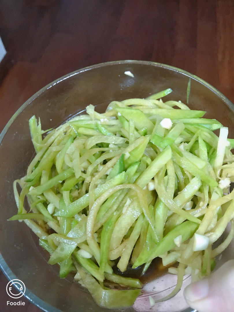 凉拌青萝卜丝