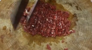 芹菜炒肉沫的做法 步骤1