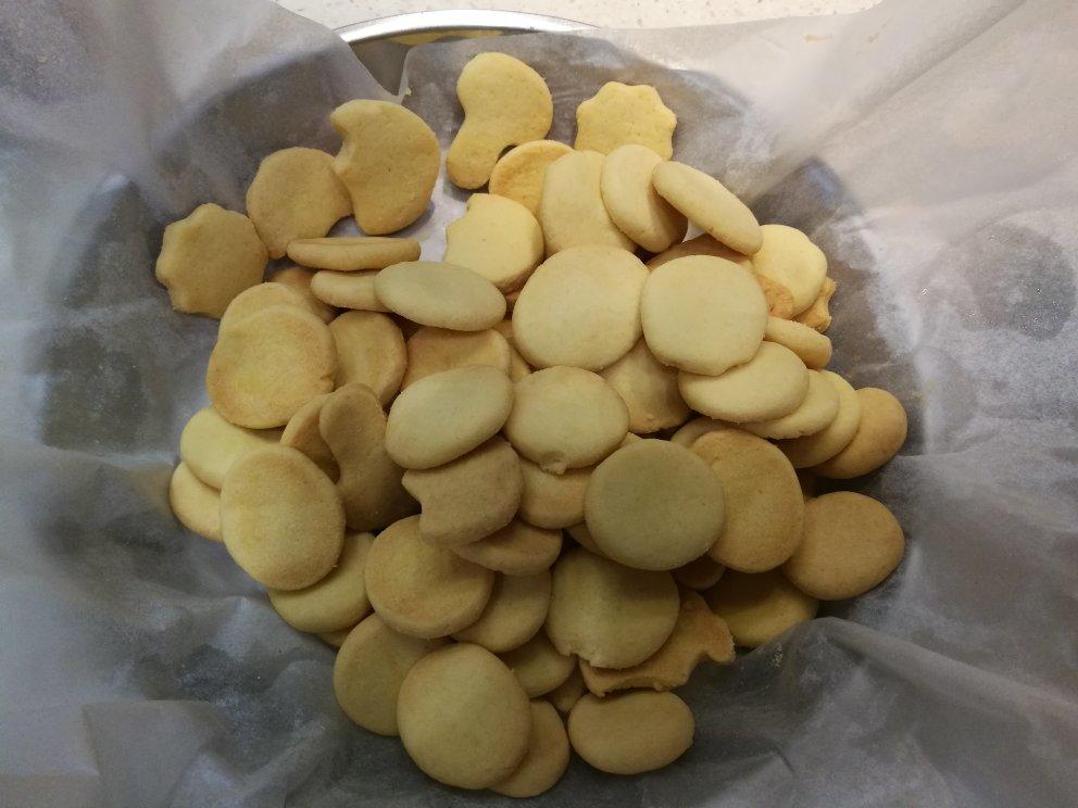 爱不释手的卡通姆明黄油饼干