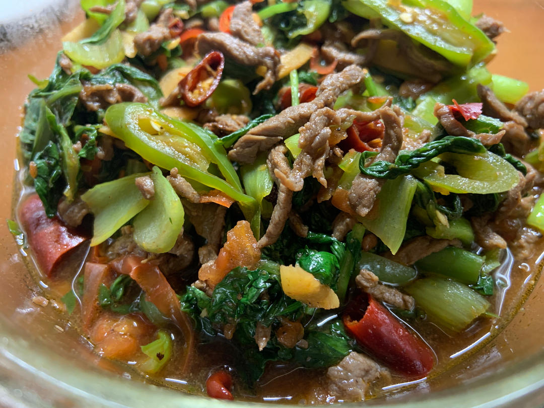 超下饭的青菜牛肉锅